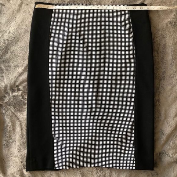Olsen Europe Black Pencil Skirt Black And White Checkered Middle Panel Size 8 - Picture 5 of 15